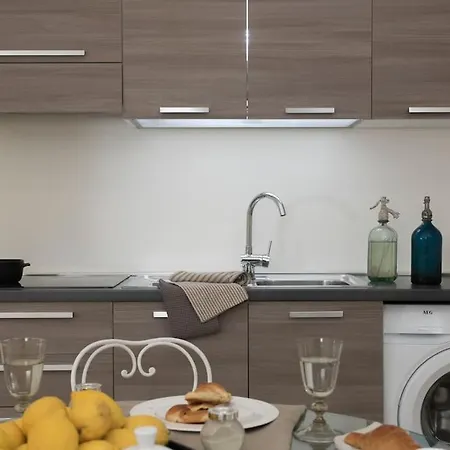 Modern 2 Bed Flat In Esquilino Rom